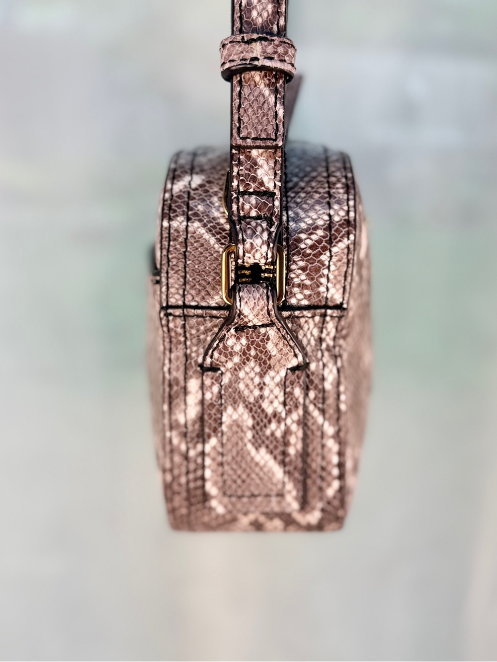 Fossil Leather Snakeskin Crossbody Camera Bag Gold Hardware EUC - Picture 6 of 15